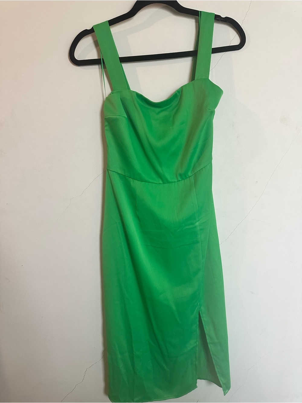 Francesca’s Blue Rain Bright Green Sleeveless Midi Dress